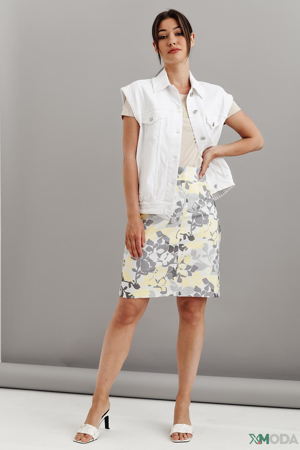 Жилет Oui белый с серебристыми пуговицами