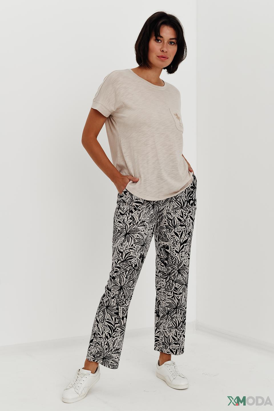 Футболка Lecomte бежевая с карманом