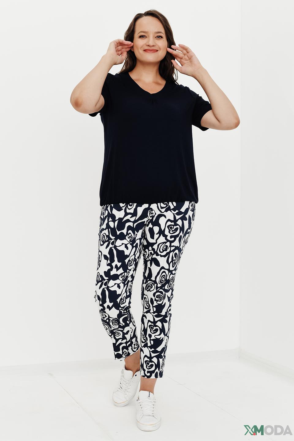 Футболка Lebek с V-образным вырезом чёрная