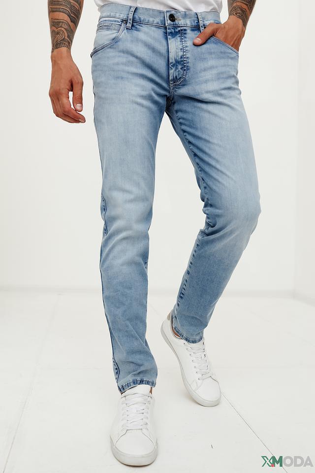 Джинсы Bugatti светло-голубые