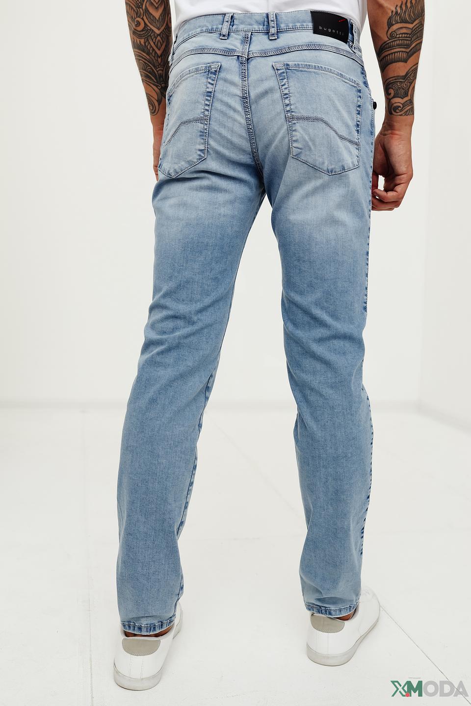 Джинсы Bugatti светло-голубые