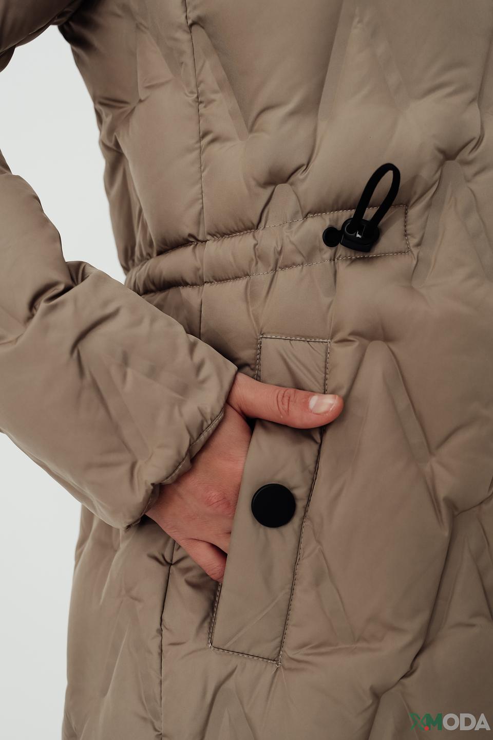 Пальто District стеганое бежевое