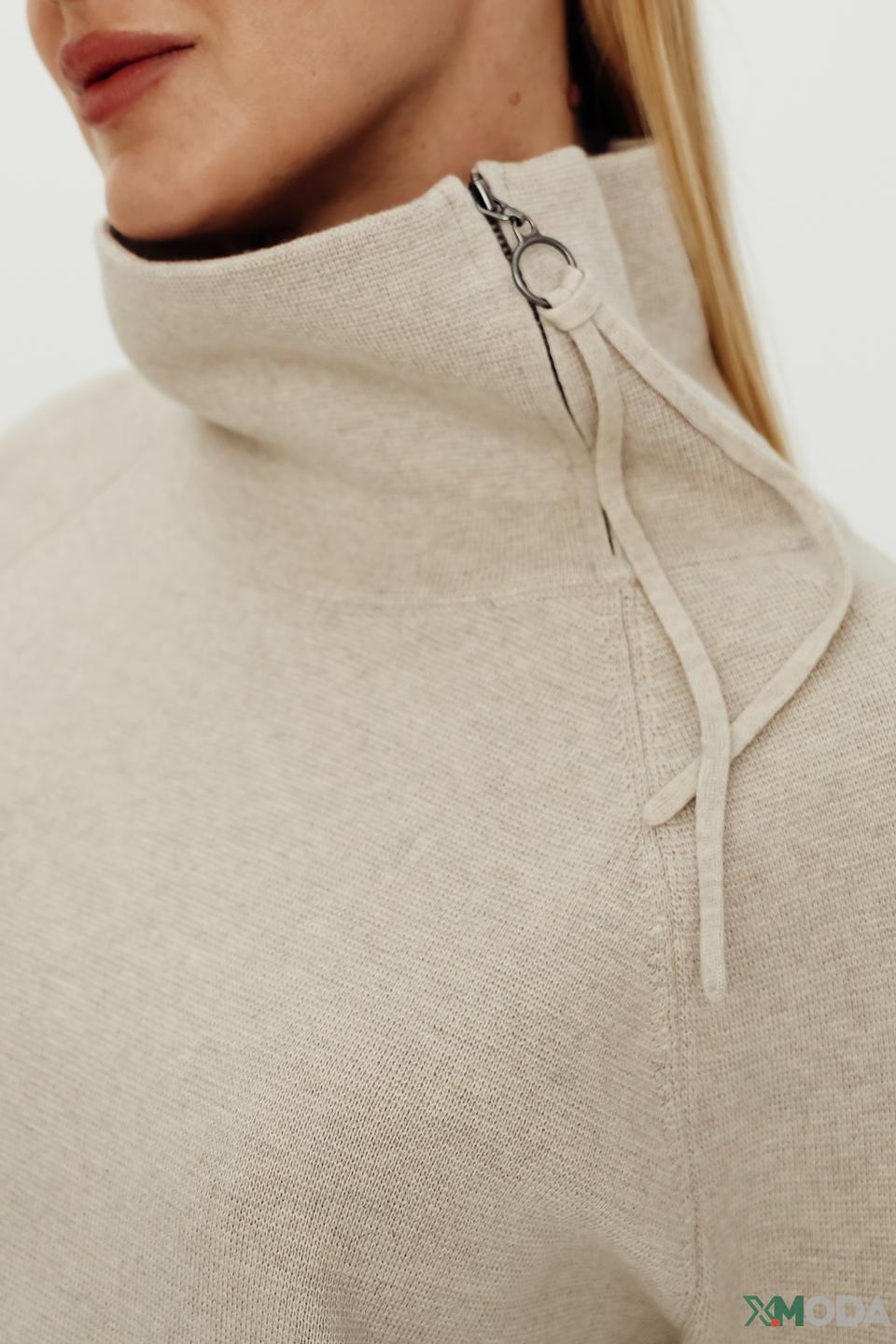 Пуловер Oui с воротником-стойкой бежевый