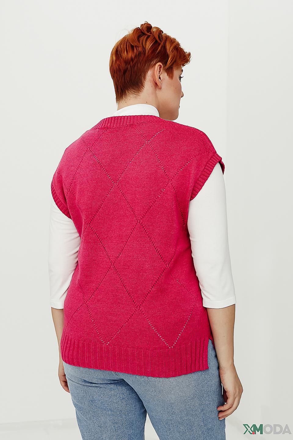 Жилет Bianca малиновый с узором