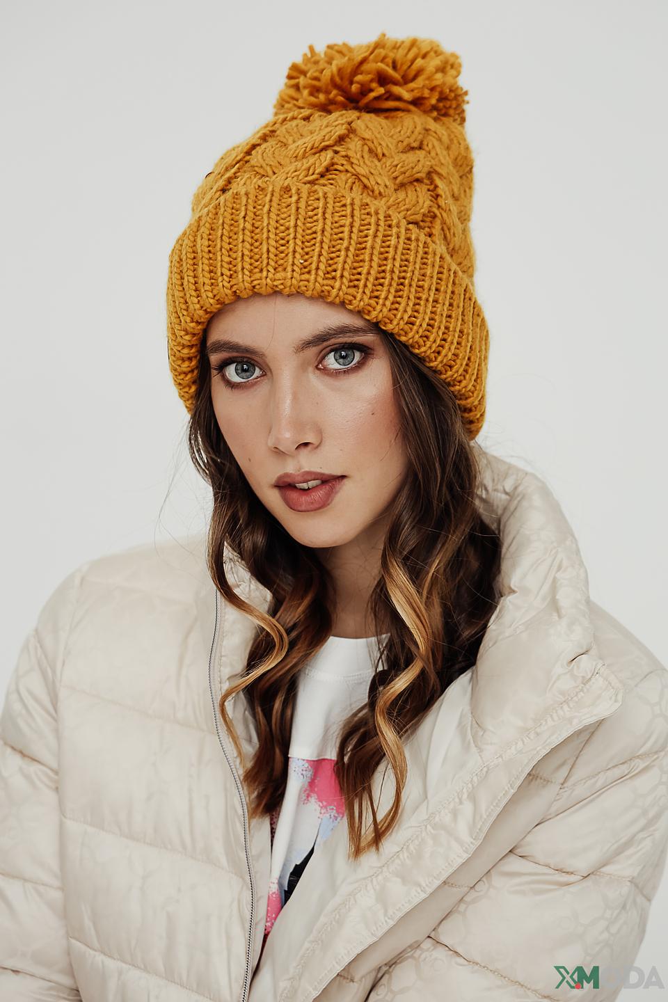 Шапка Seeberger горчичная с помпоном