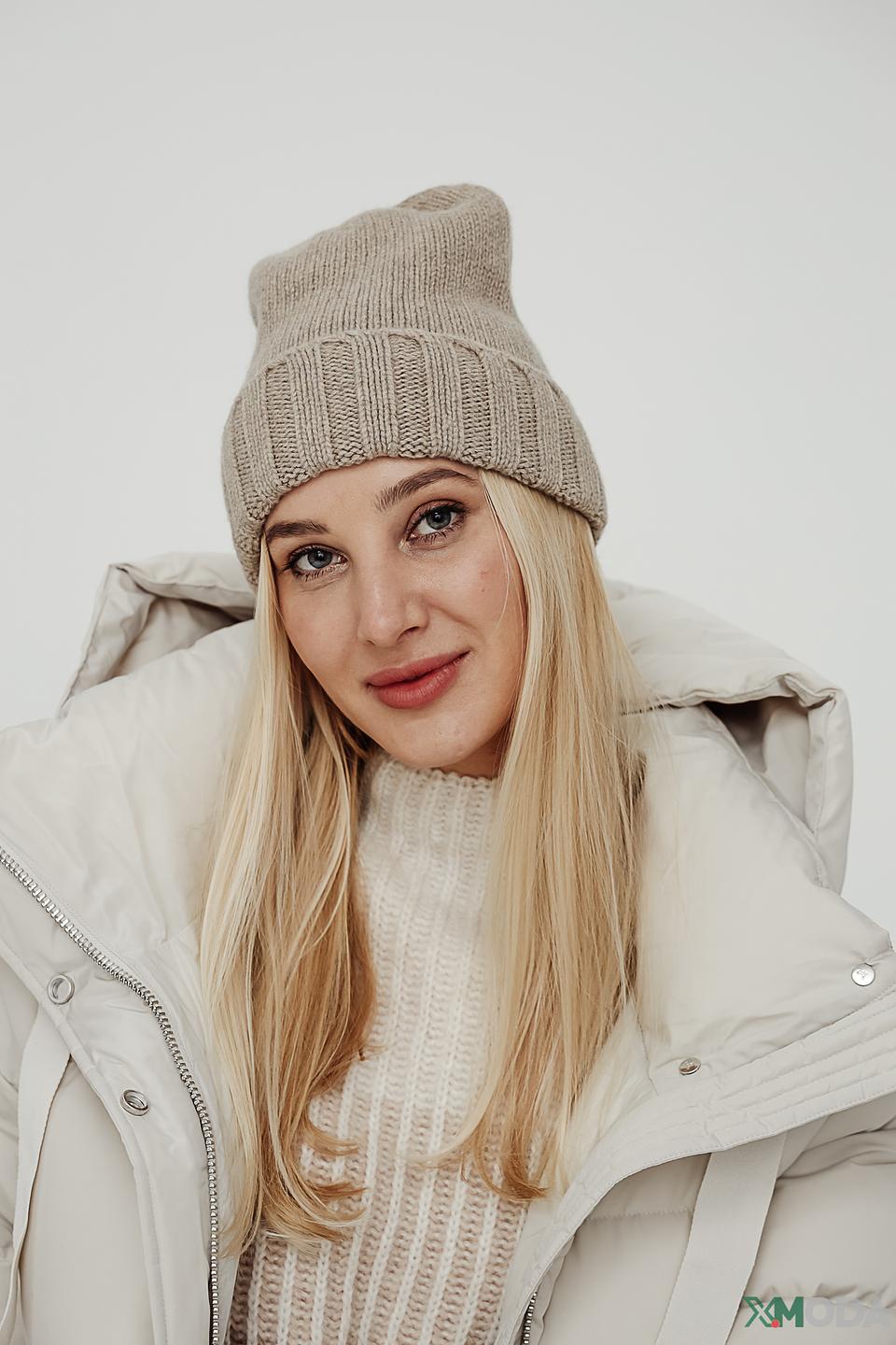 Шапка Emporio Armani бежевая