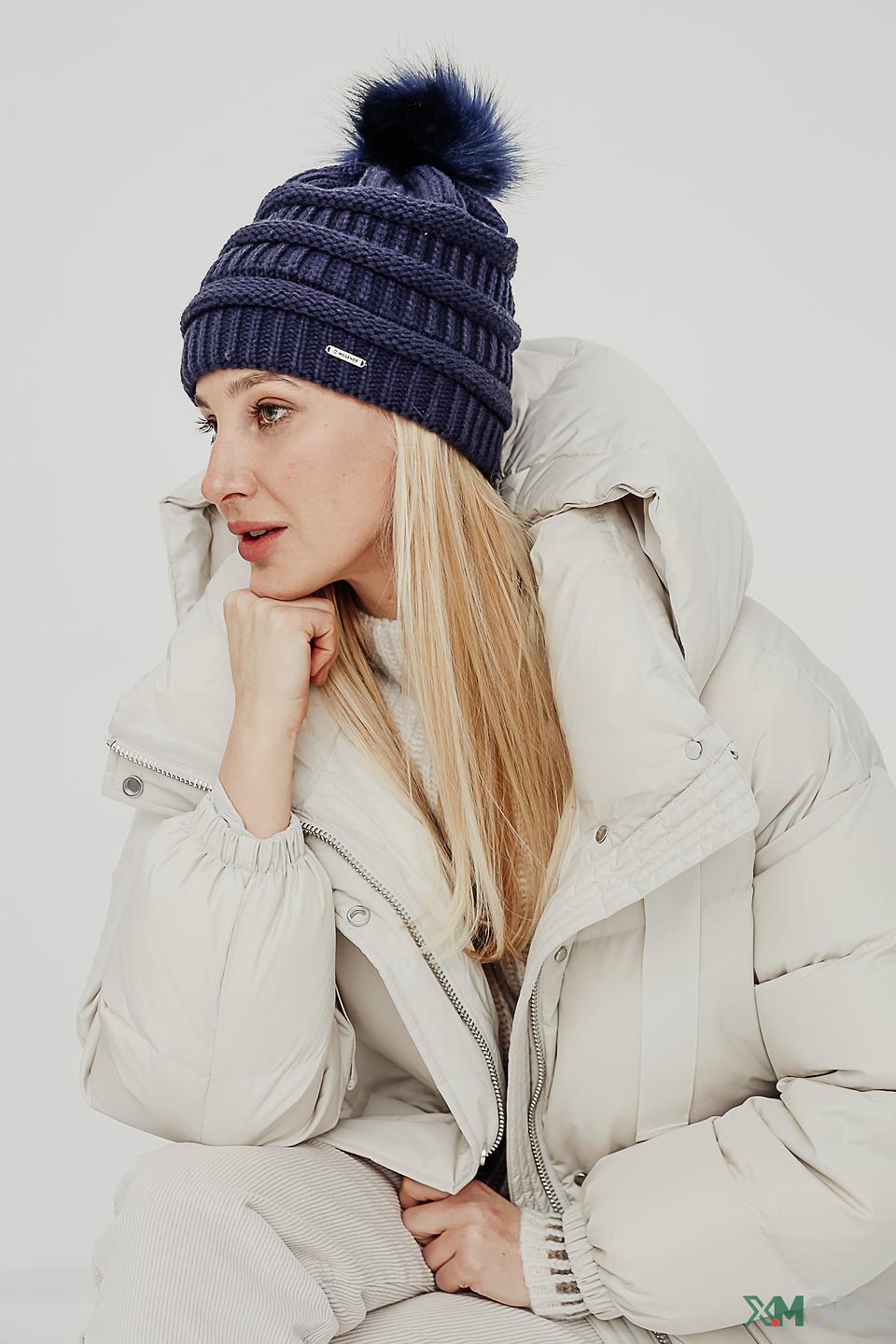 Шапка Wegener вязаная с помпоном синяя