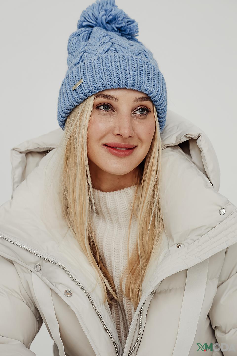 Шапка Seeberger голубая с помпоном