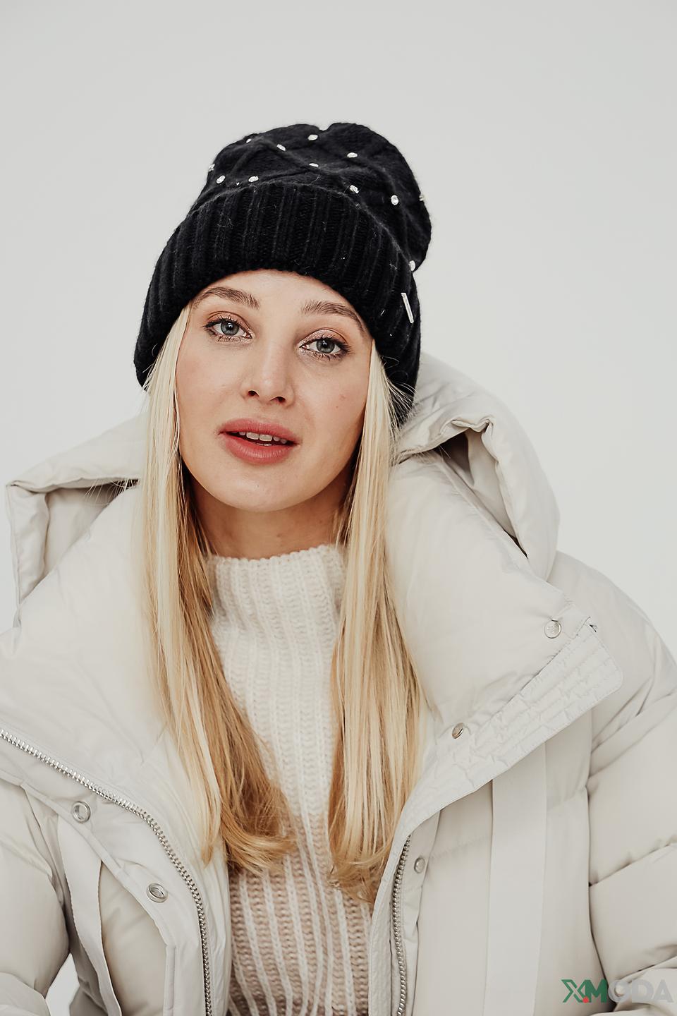 Шапка Wegener с бусинами чёрная