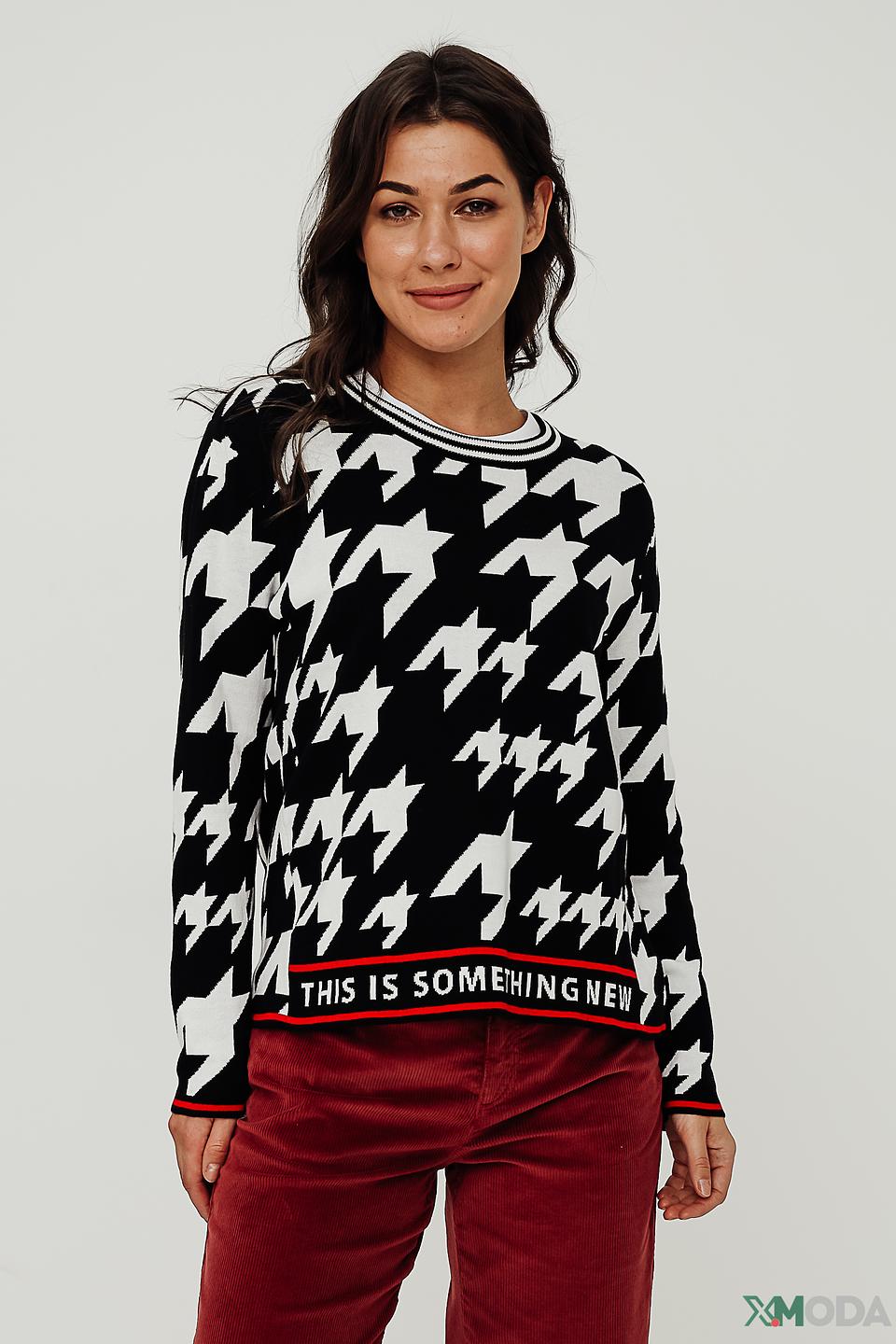 Пуловер Tuzzi в клетку с надписью