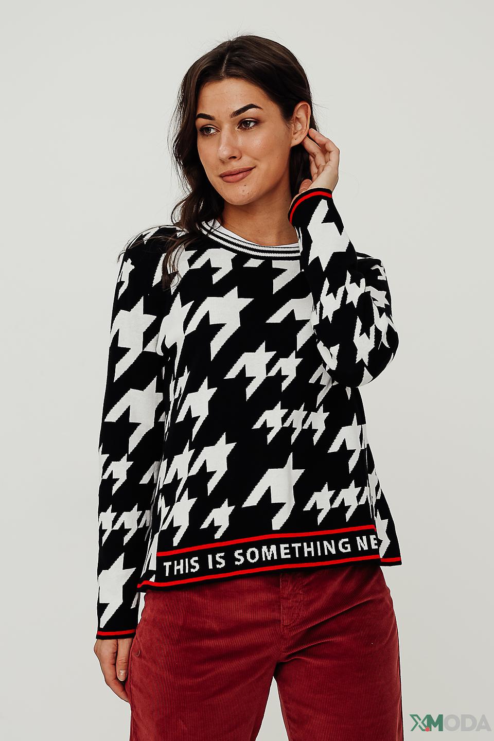 Пуловер Tuzzi в клетку с надписью