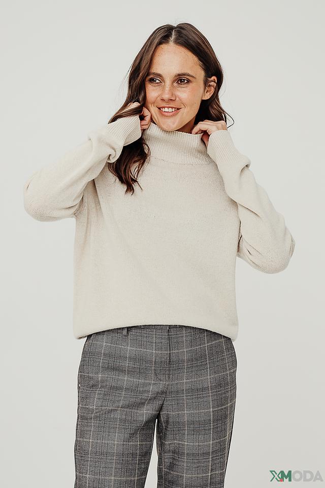 Пуловер Oui бежевый с горлом