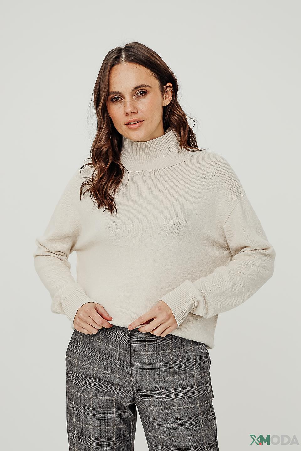 Пуловер Oui бежевый с горлом