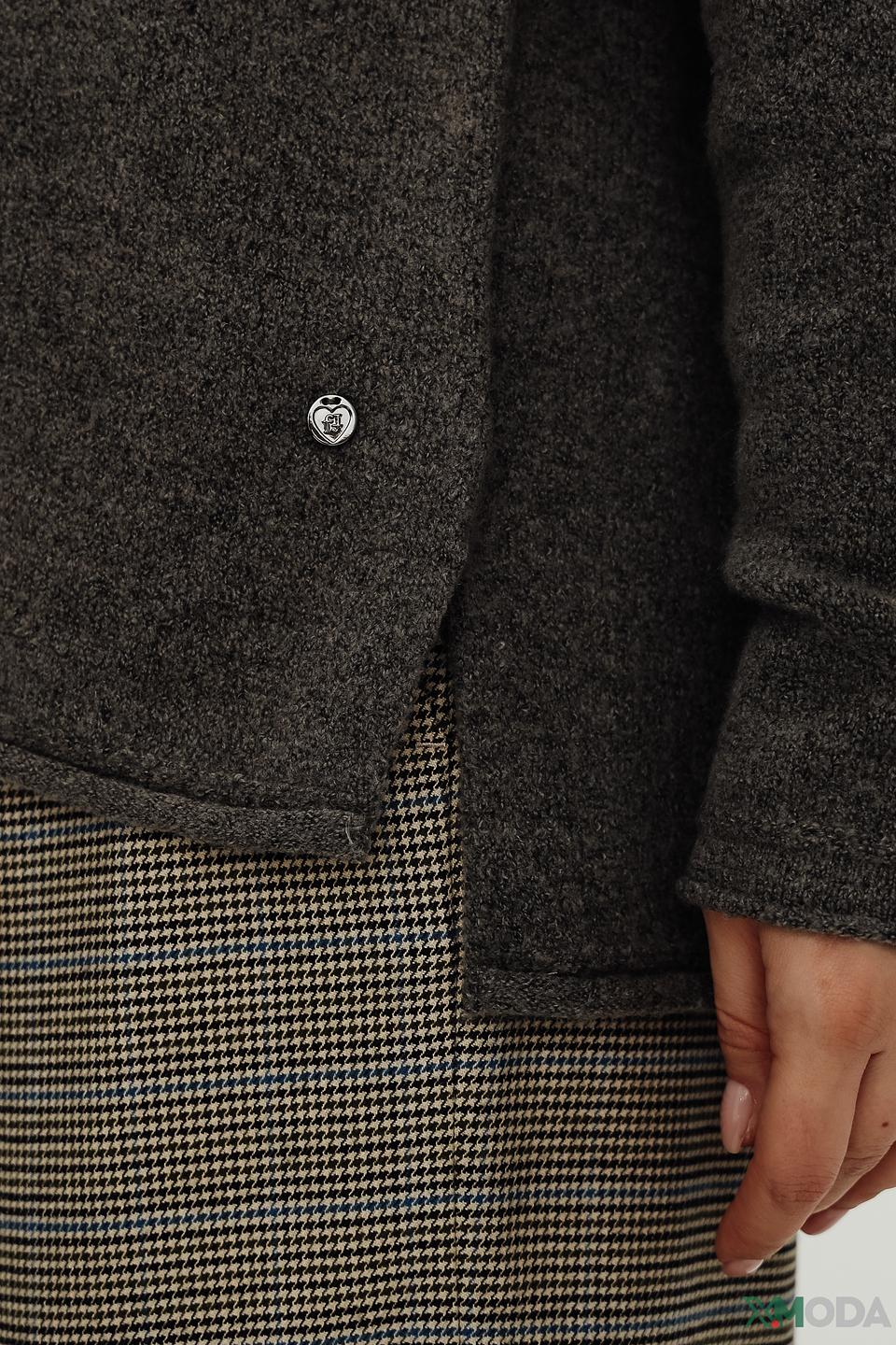 Пуловер Frapp V-образный вырез серый