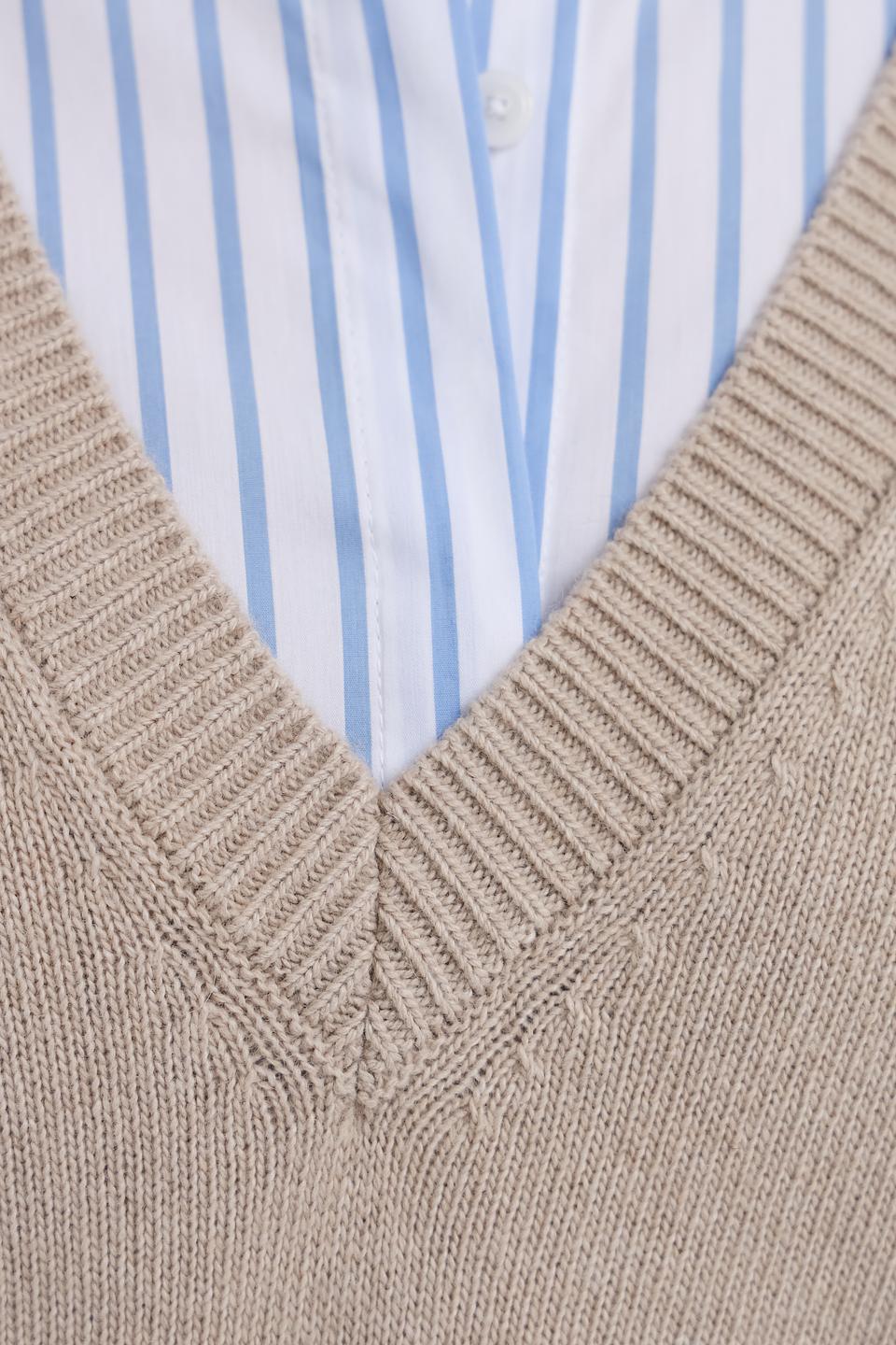 Жилет Rich and Royal бежевый