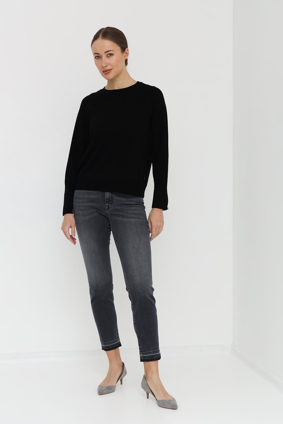 Джинсы Marc Cain серые с вышивкой