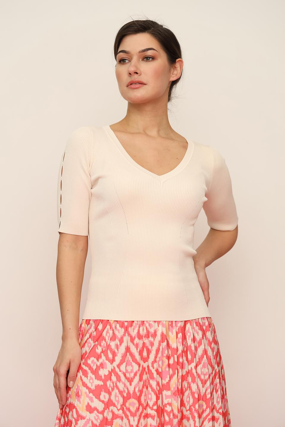 Джемпер Marciano бежевый с разрезами