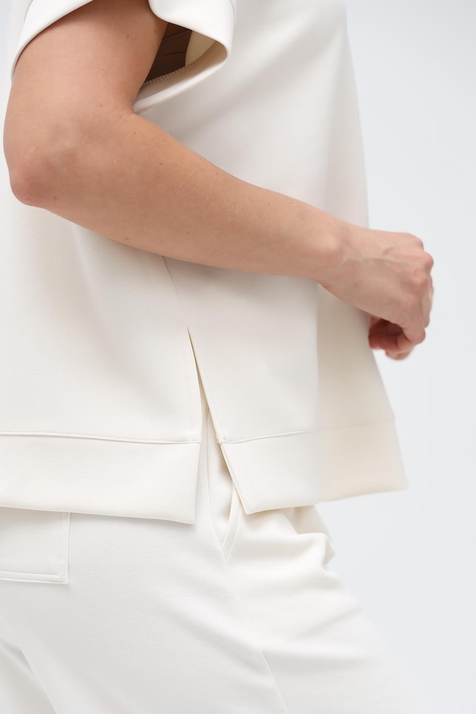 Пуловер Rich and Royal кремовый