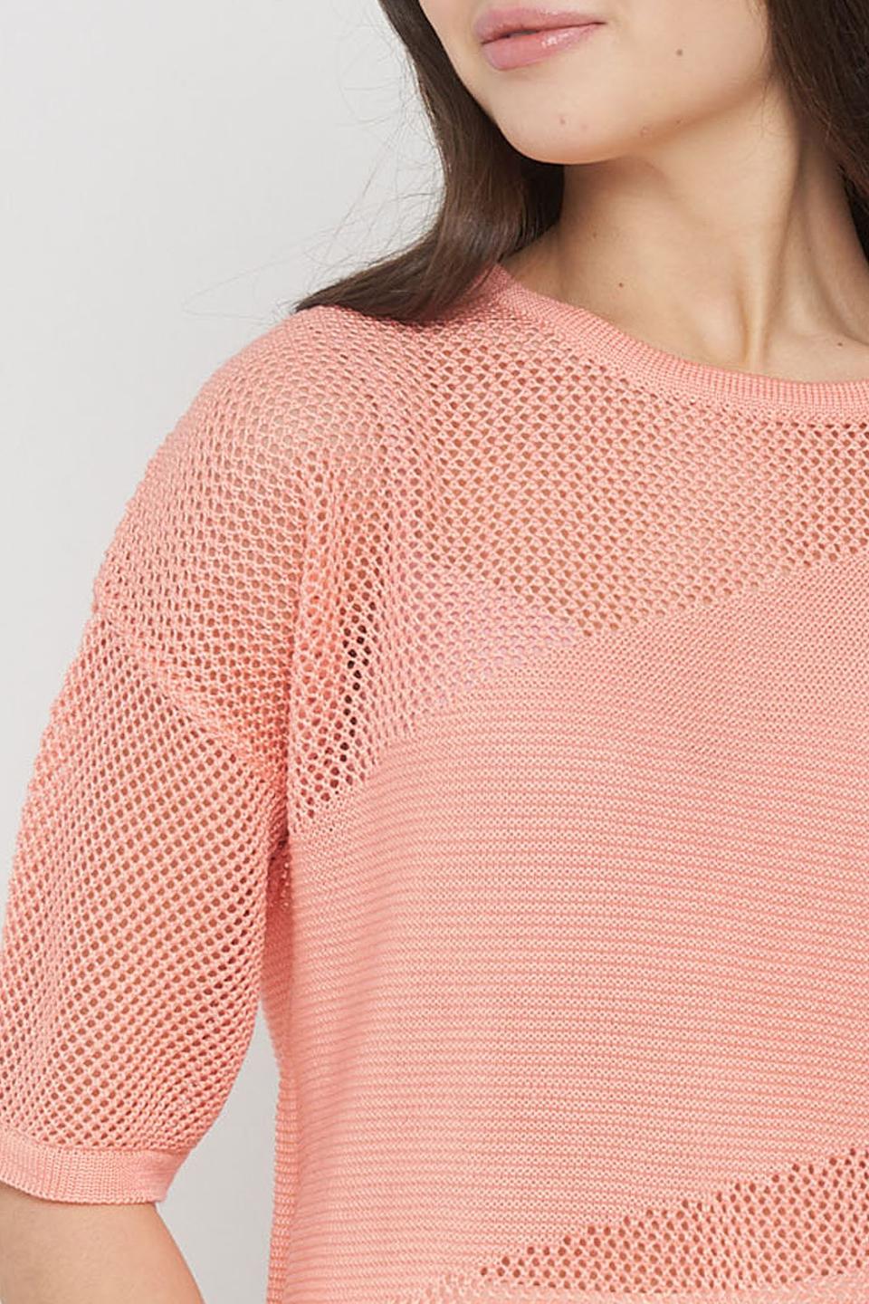 Джемпер VAY розовый с ажурной вставкой