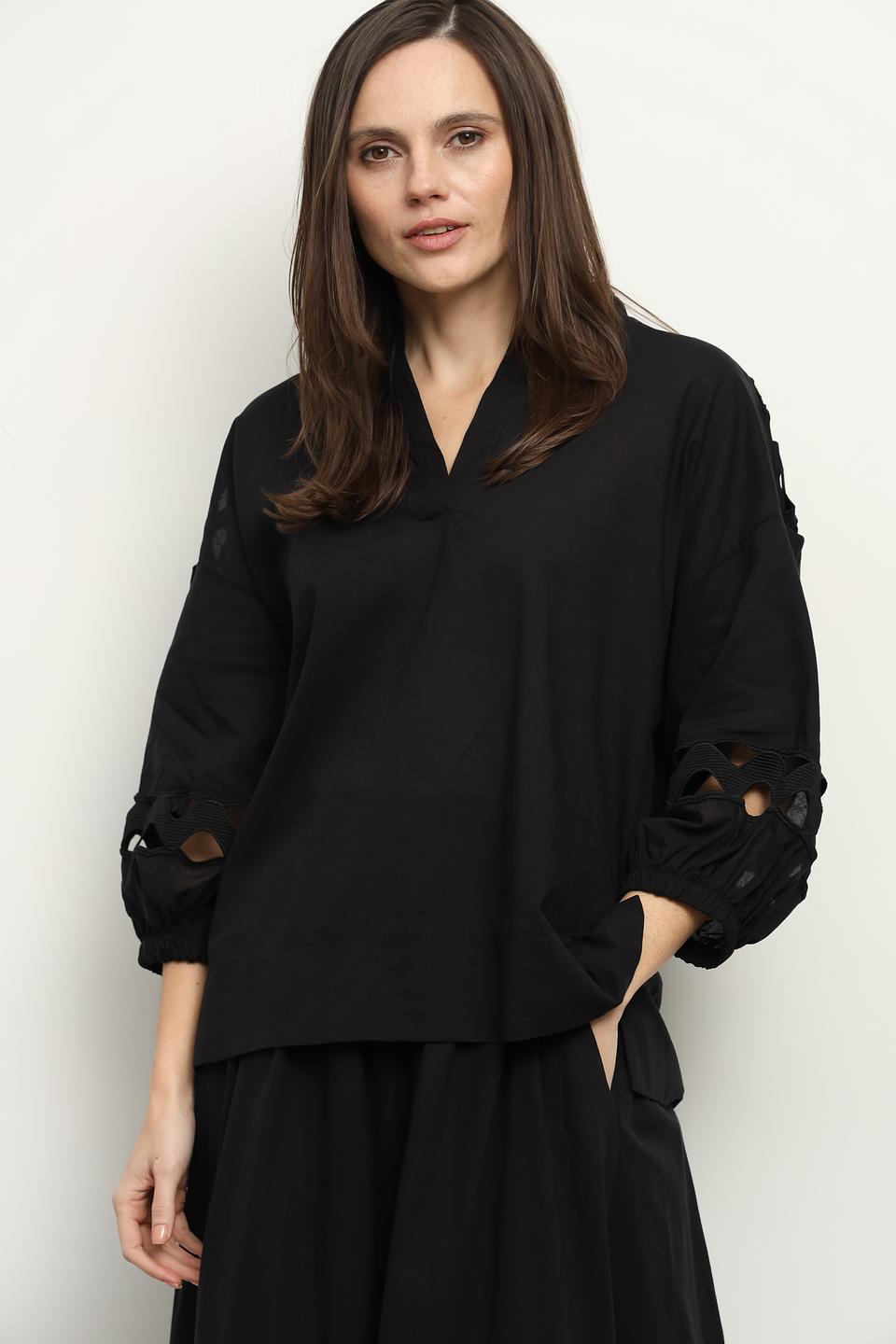 Блуза Icona женская с вырезами чёрная