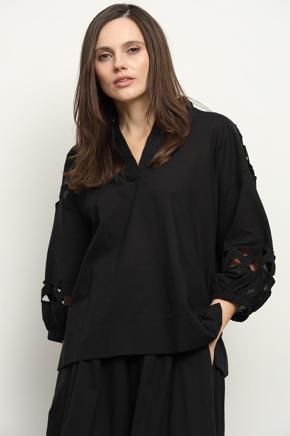 Блуза Icona женская с вырезами чёрная