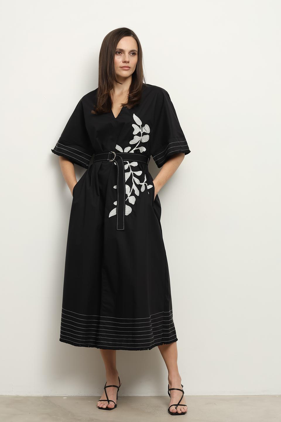 Платье Icona с вышивкой чёрное