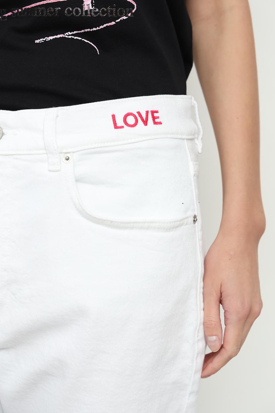 Джинсы Boss Black белые с вышивкой