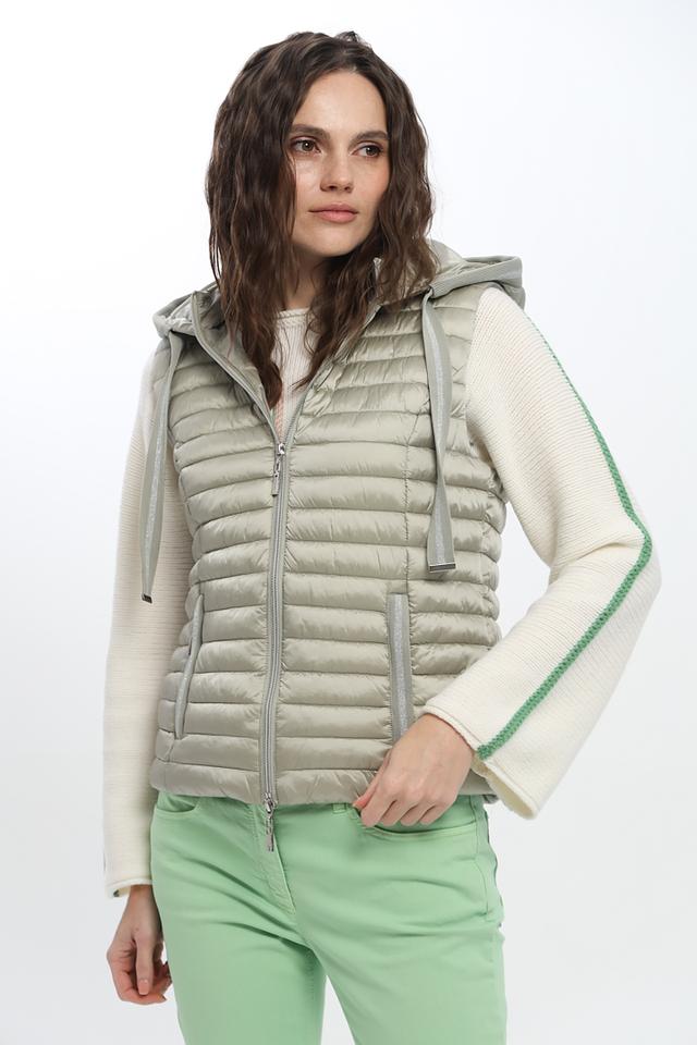 Жилет Monari стеганый с капюшоном бежевый