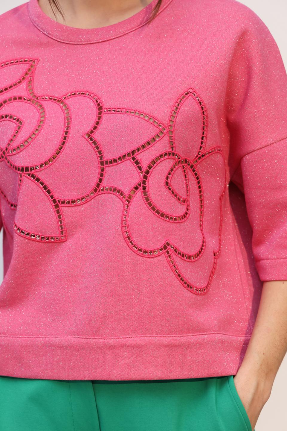 Пуловер Tricot Chic с цветами розовый