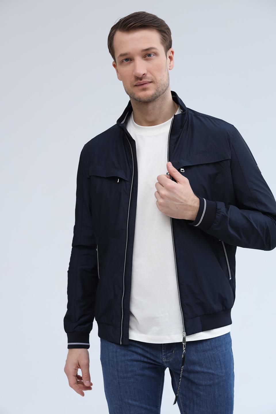 Ветровка District синяя с белым