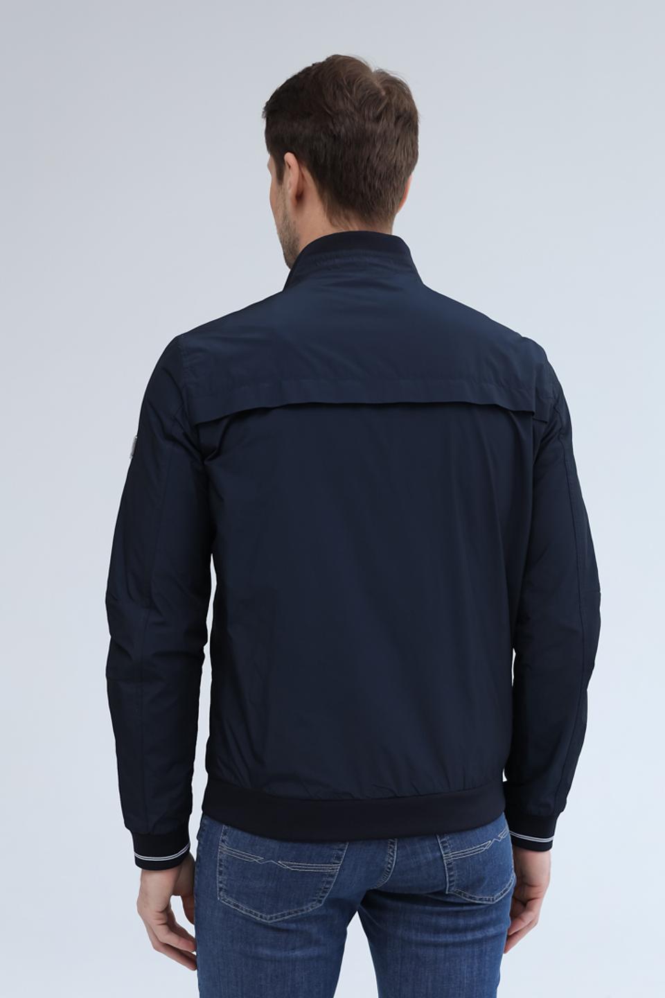 Ветровка District синяя с белым