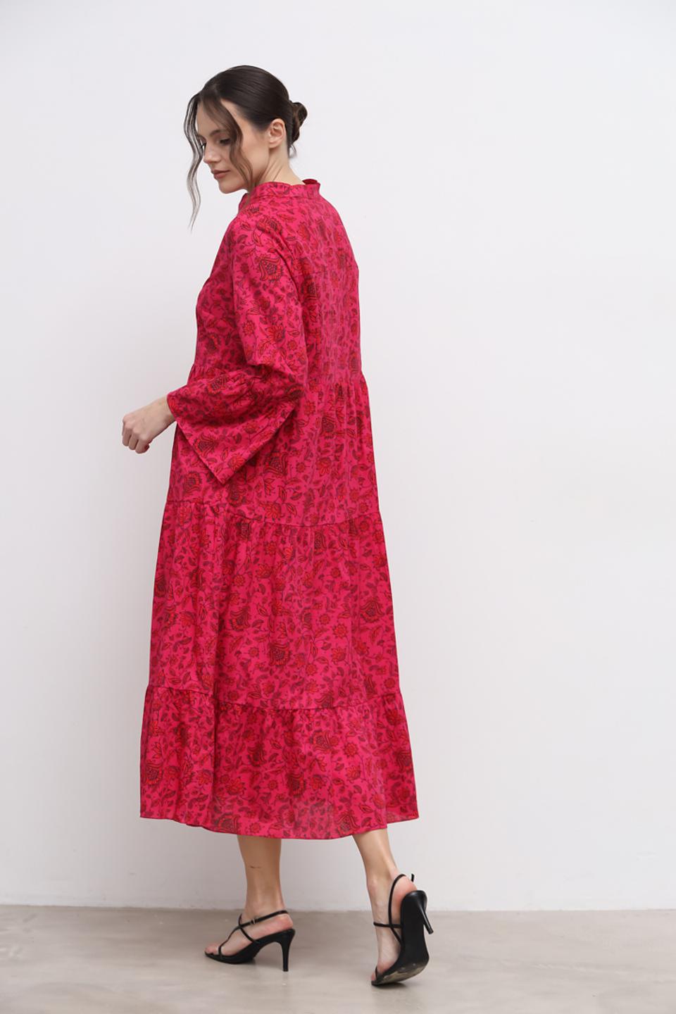 Платье Apart с цветочным принтом