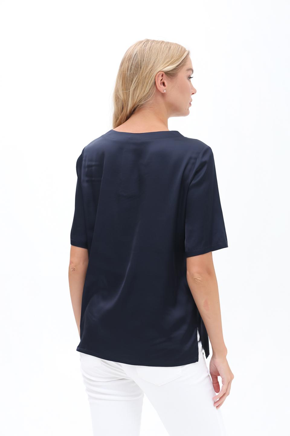 Блуза Sommer mann темно-синяя с V-образным вырезом