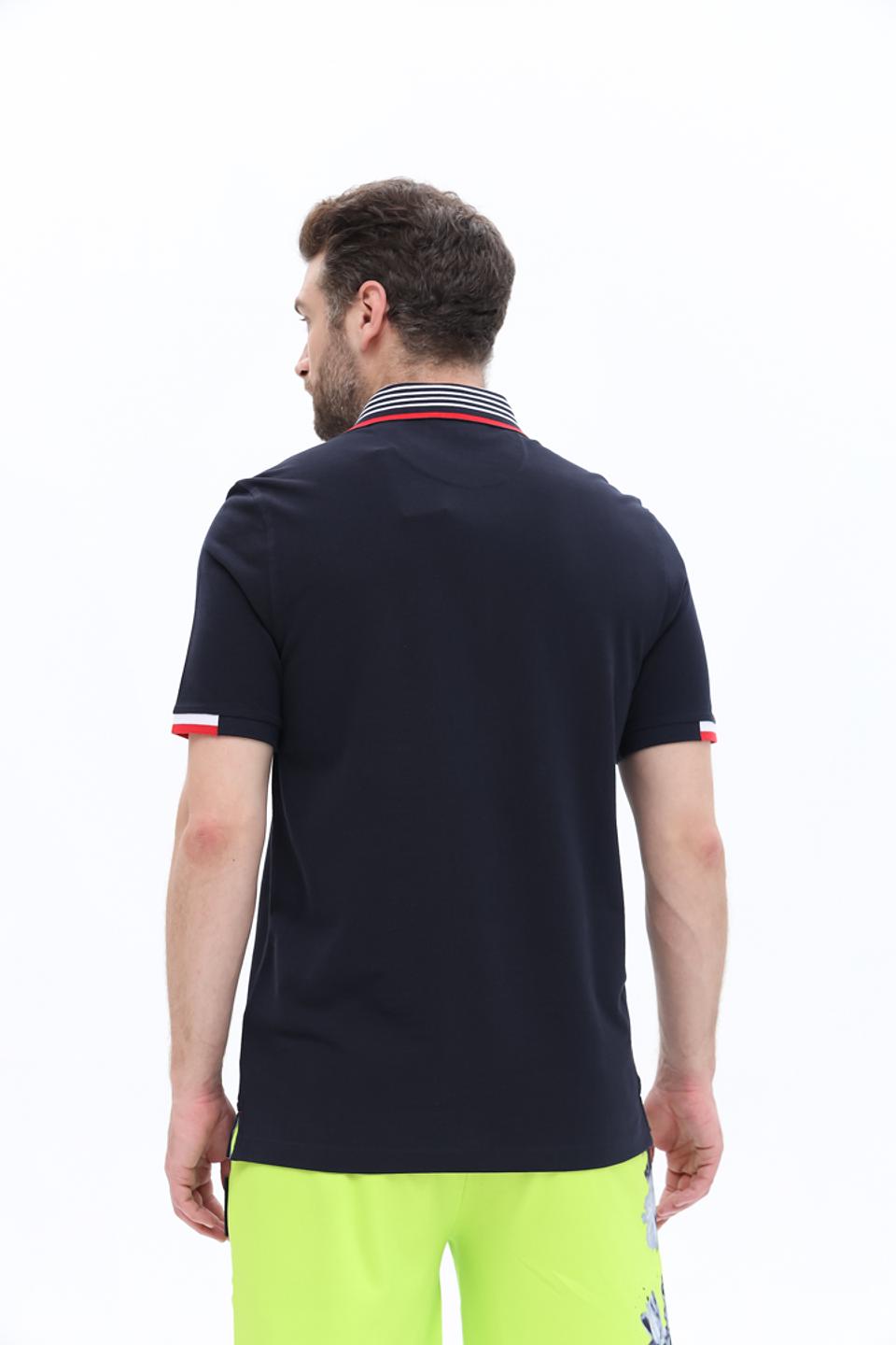 Поло Bugatti с полоской на воротнике