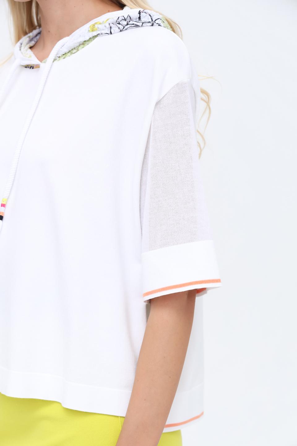 Пуловер Marc Cain с капюшоном белый