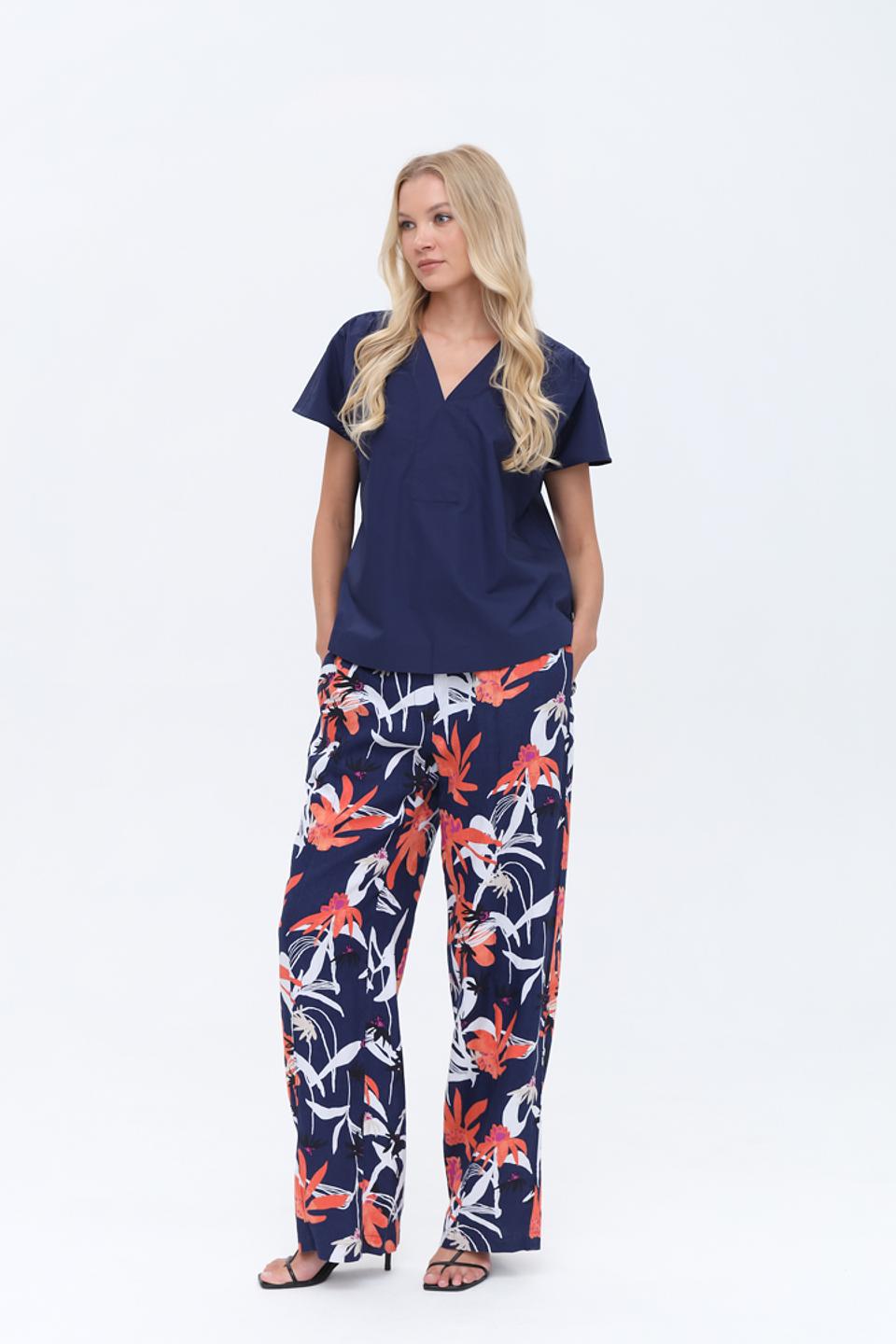 Блуза Gerry Weber темно-синяя с V-образным вырезом