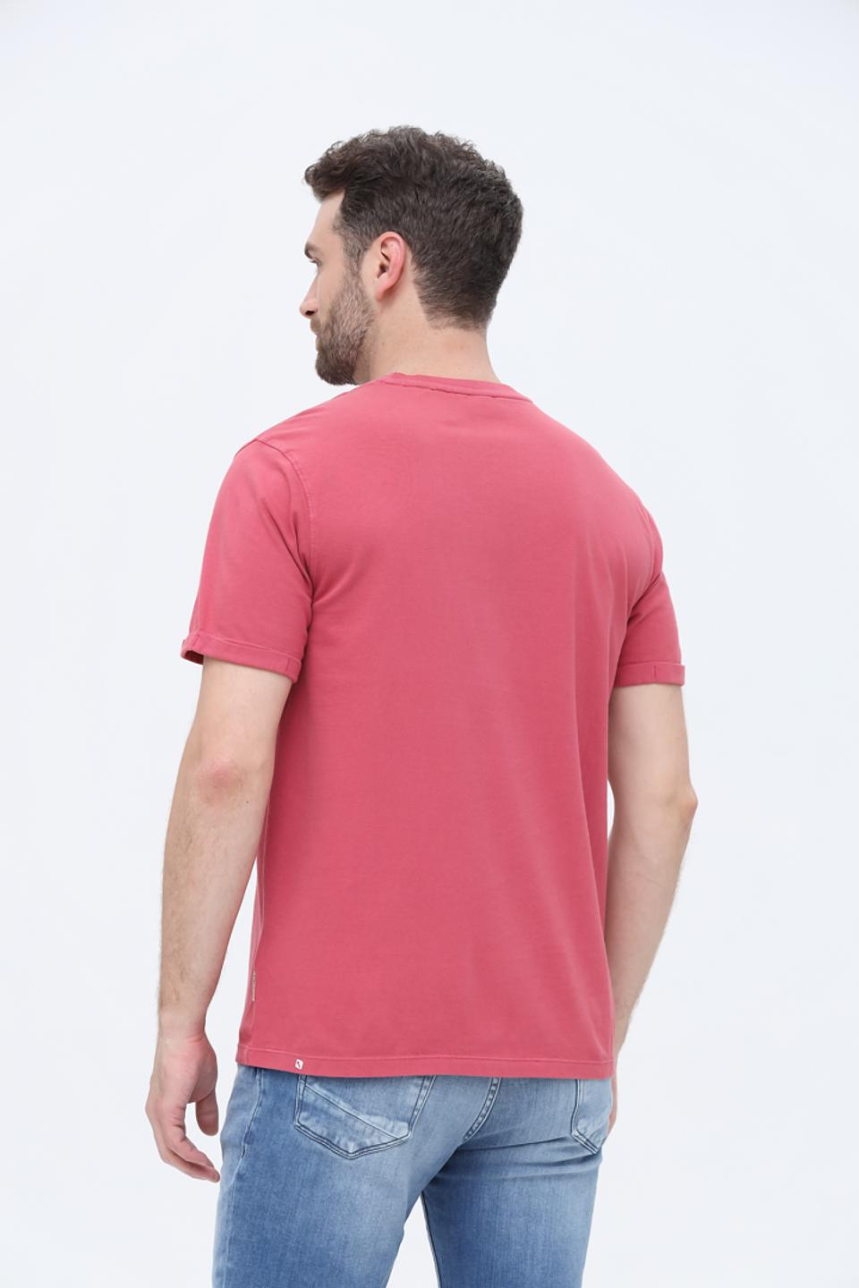 Футболка Basefield с карманом малиновая