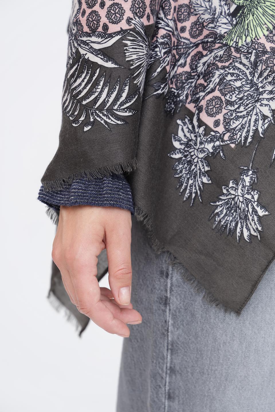 Шарф Pezzo с растительным принтом