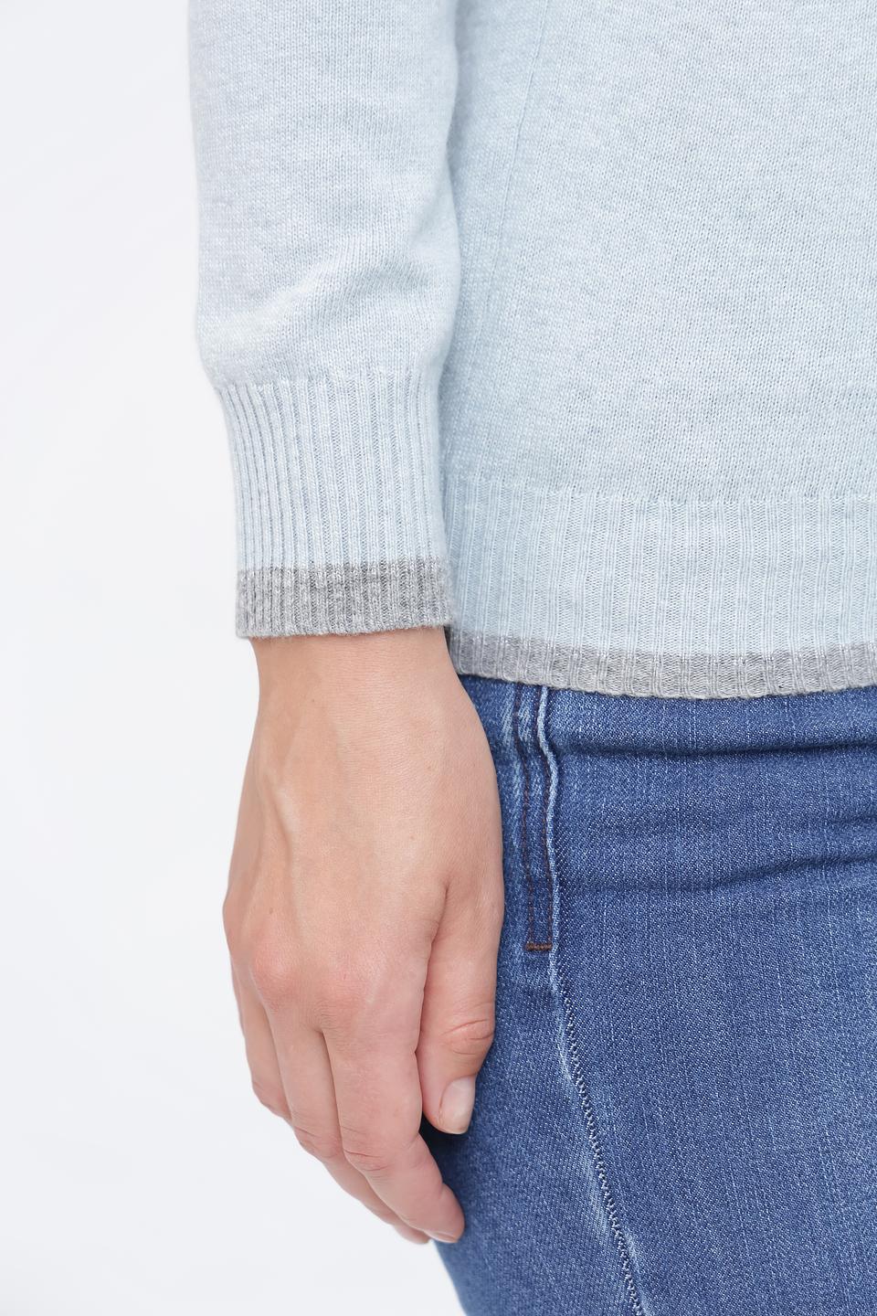 Пуловер Pezzo с косами голубой