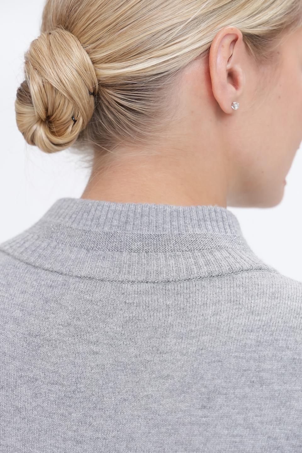 Пуловер Pezzo серый с вырезом