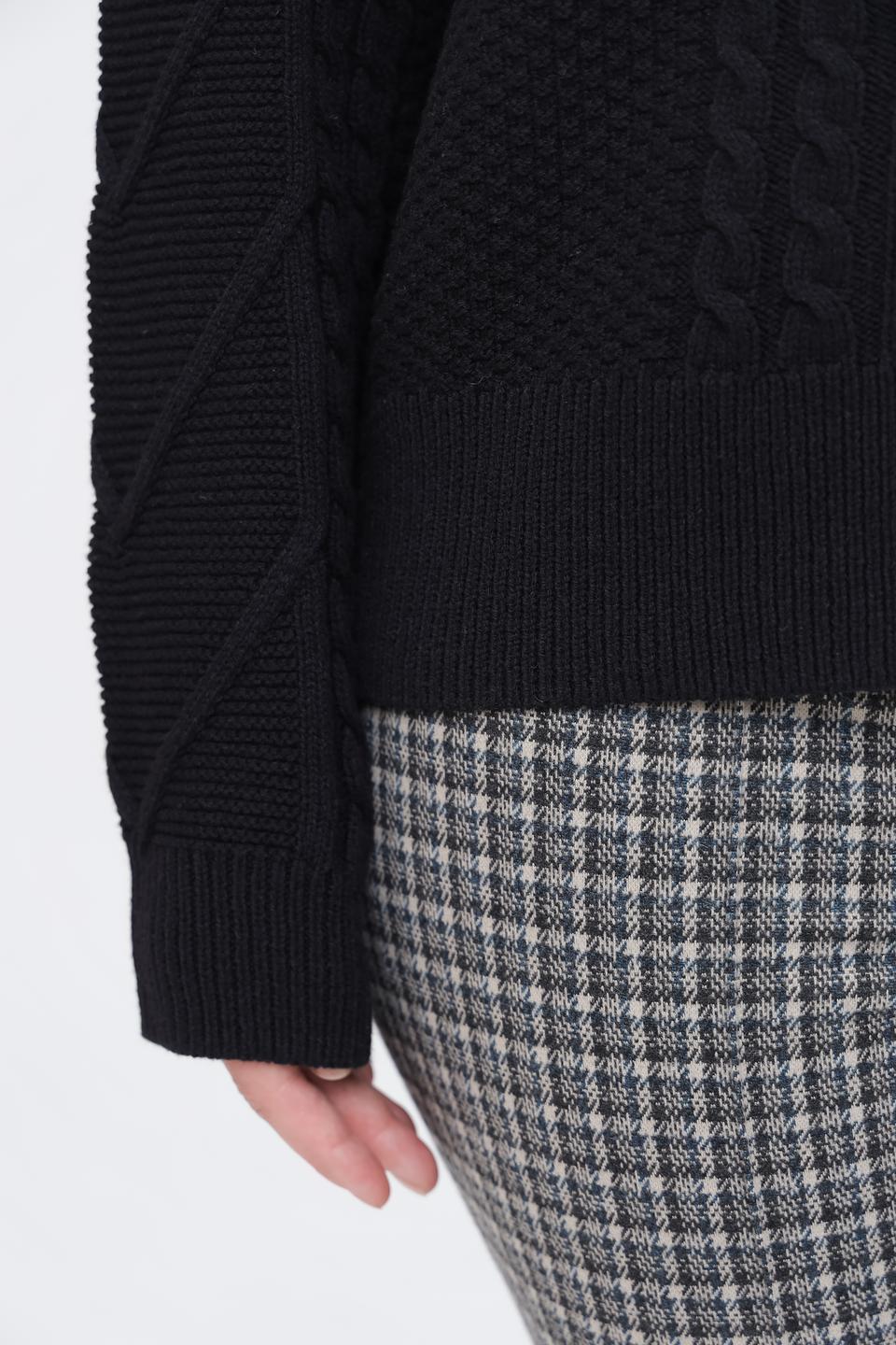 Пуловер Pezzo чёрный с косами