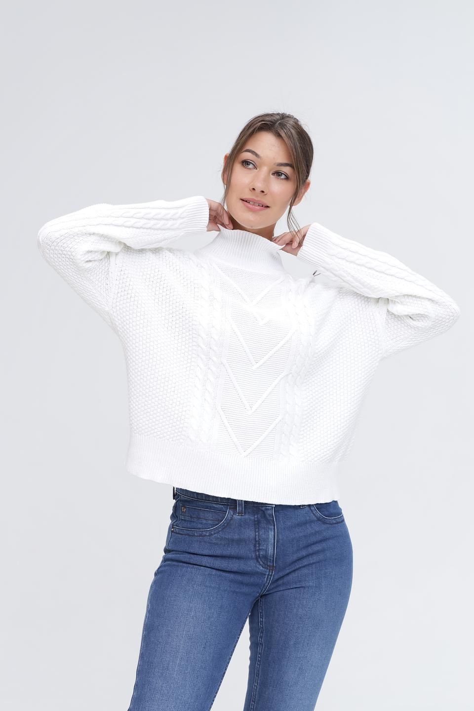 Пуловер Pezzo с косами белый