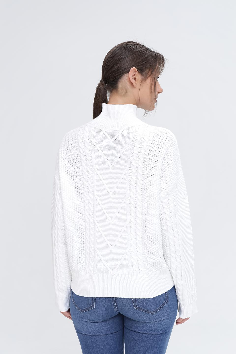 Пуловер Pezzo с косами белый