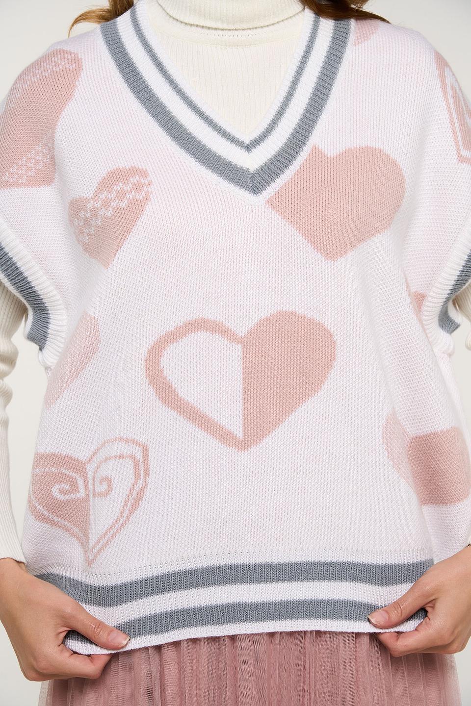 Жилет BE YOU с сердечками