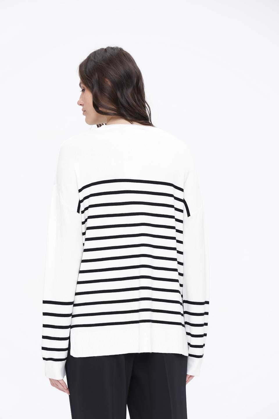 Пуловер Broadway в полоску