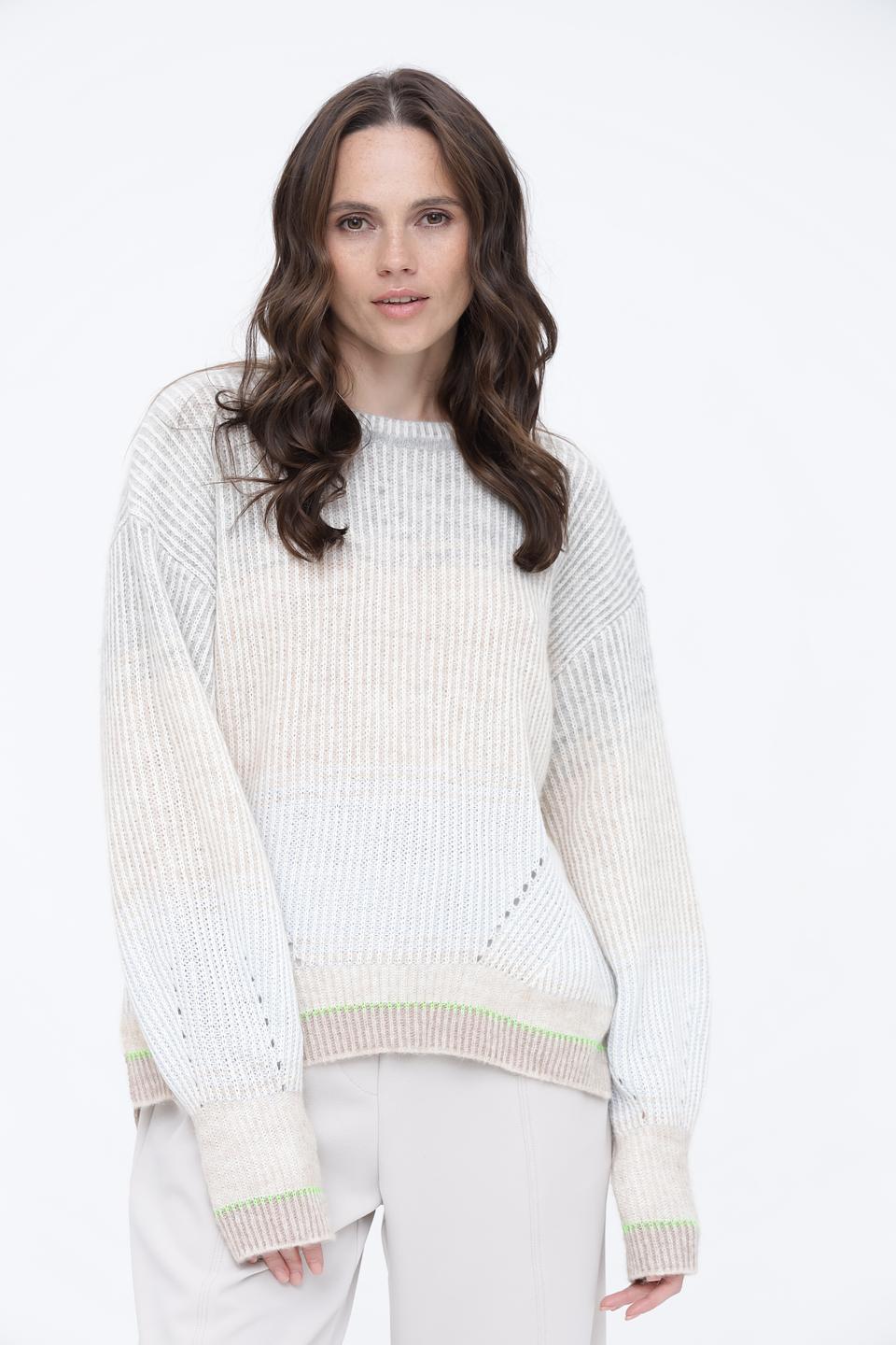 Пуловер Marc Cain с зелёной отделкой