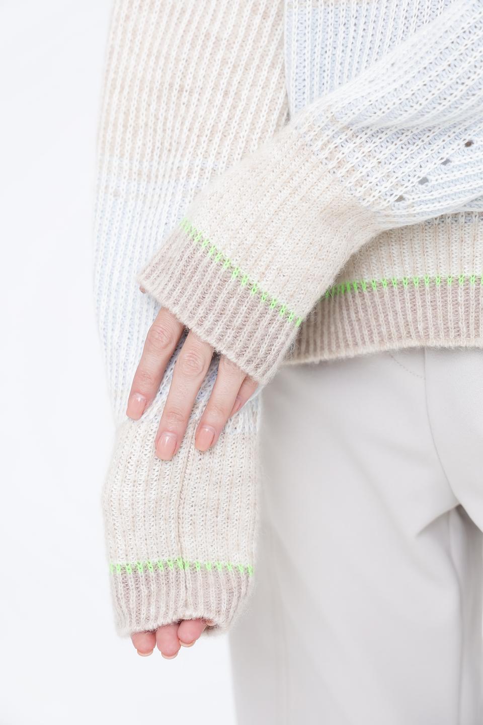 Пуловер Marc Cain с зелёной отделкой