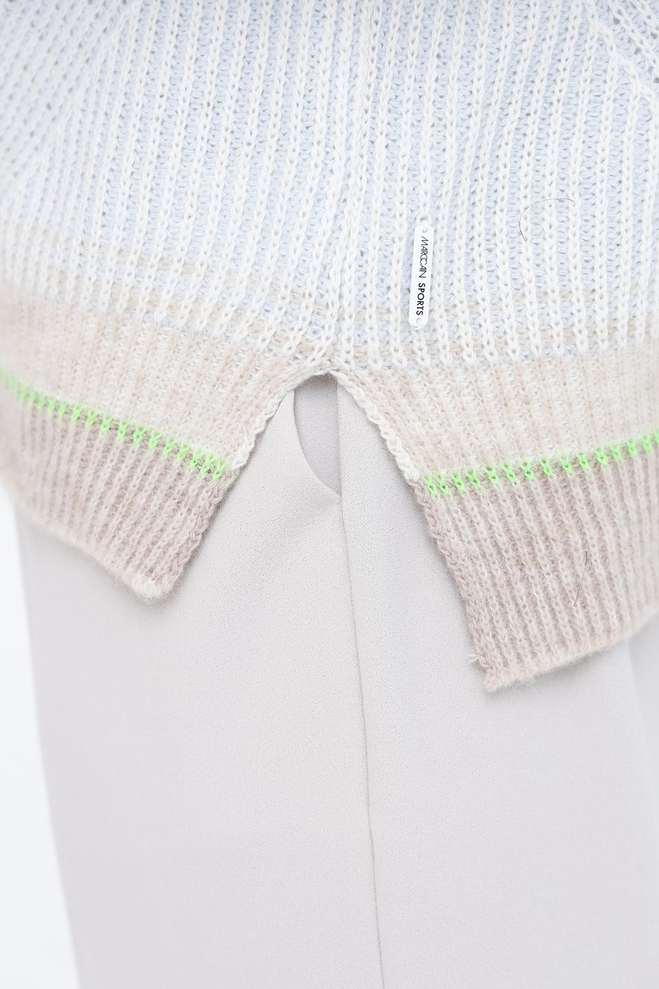 Пуловер Marc Cain с зелёной отделкой