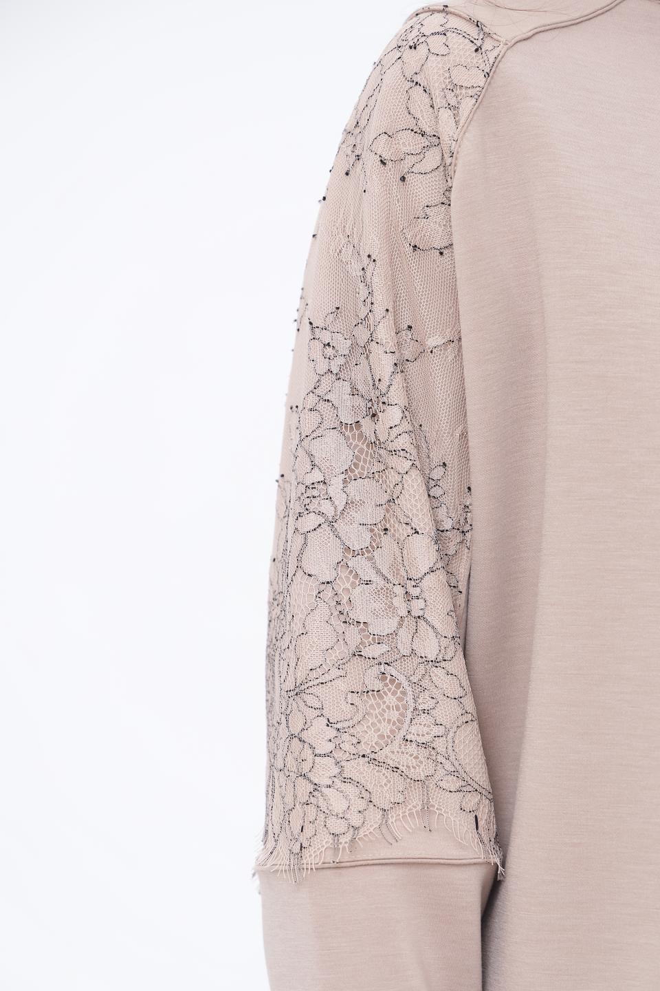 Платье Beatris с кружевом бежевое
