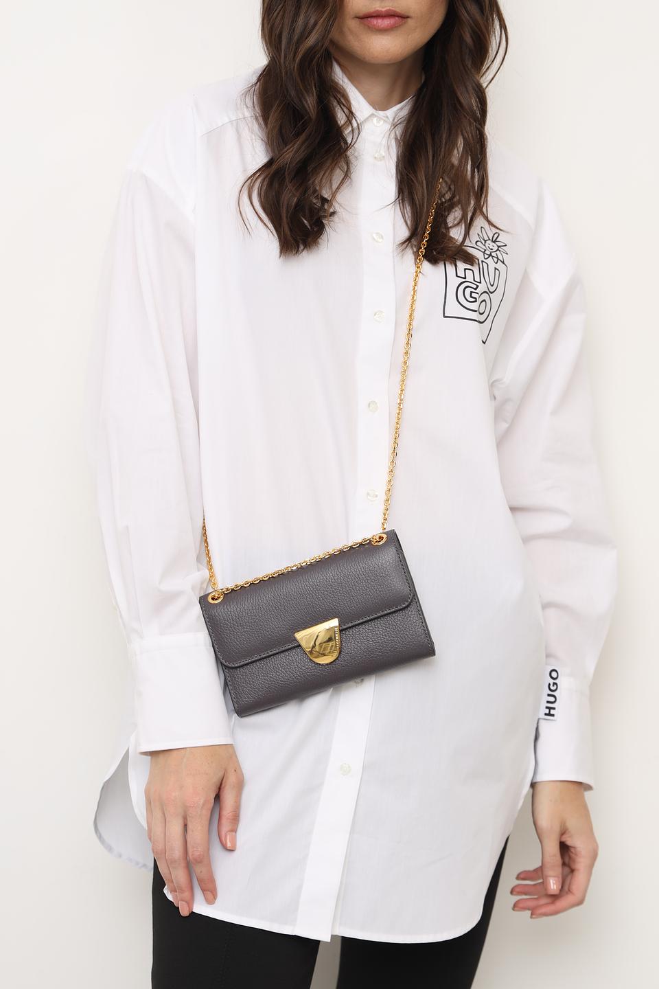 Сумка Coccinelle серая на цепочке